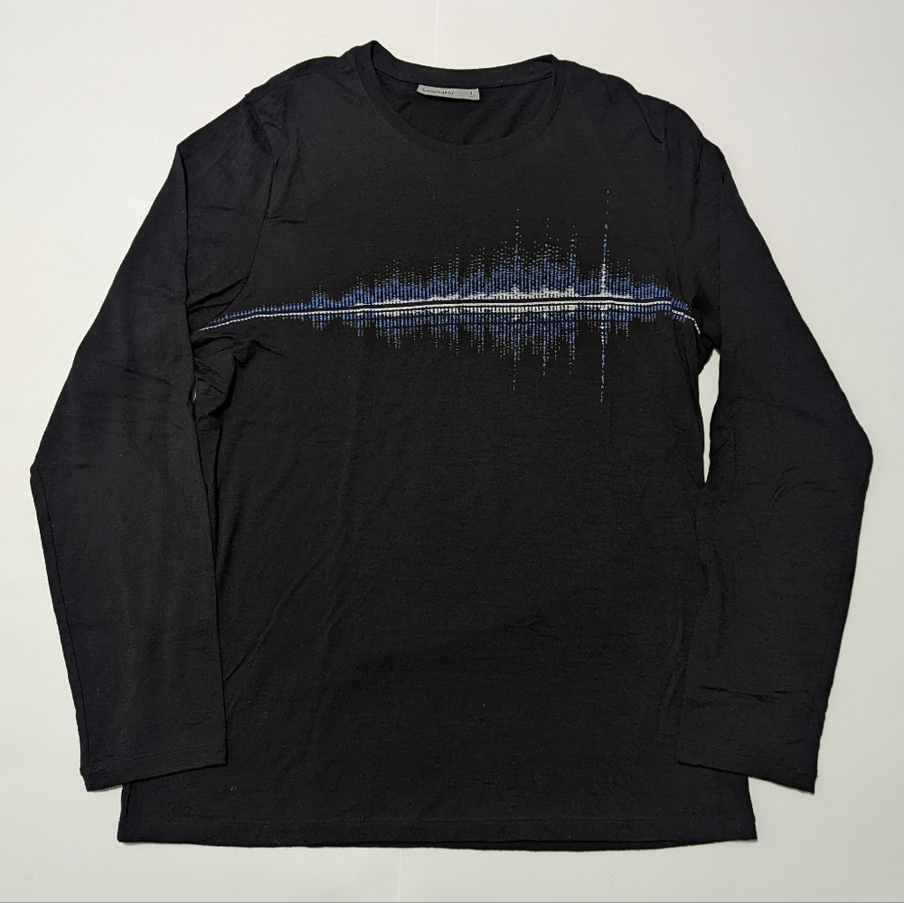 Men's Icebreaker L Black with Blue and Gray Dot Graphic Long Sleeve Shirt